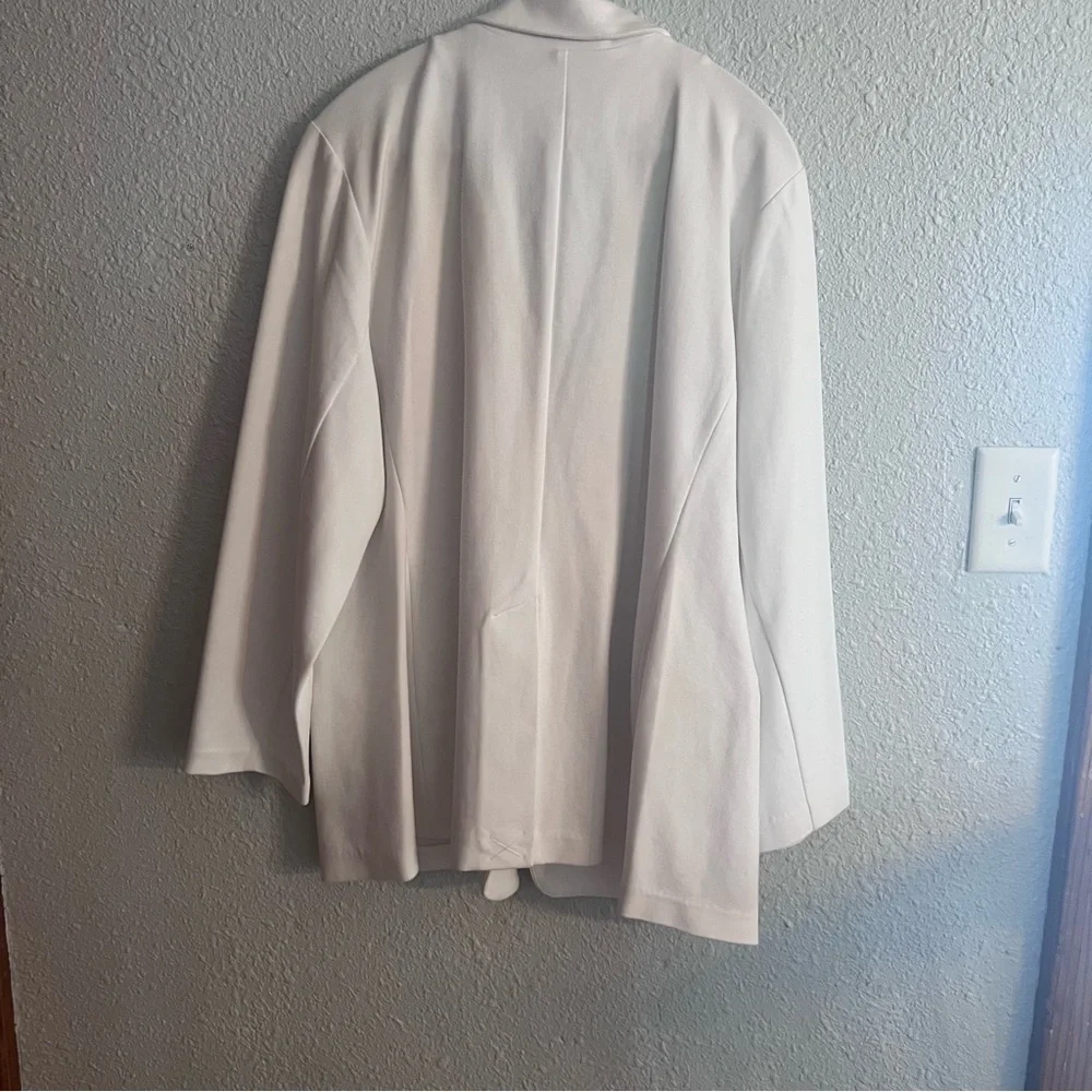 Michael Kors Classic White Blazer - Picture 4 of 9